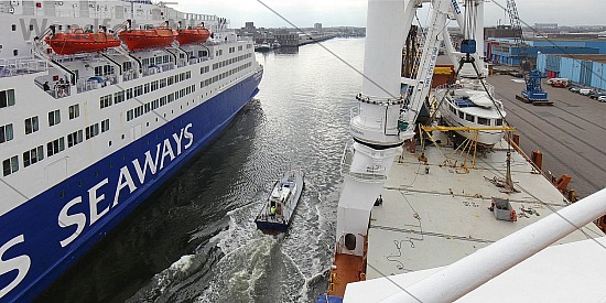 Aankomst cruiseferry King Seaways vanaf zwaarladingschip Travell