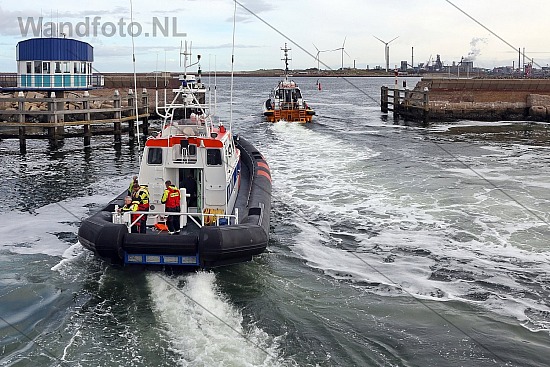 Loodstender Lacerta en reddingboot Koos van Messel IJmuiden