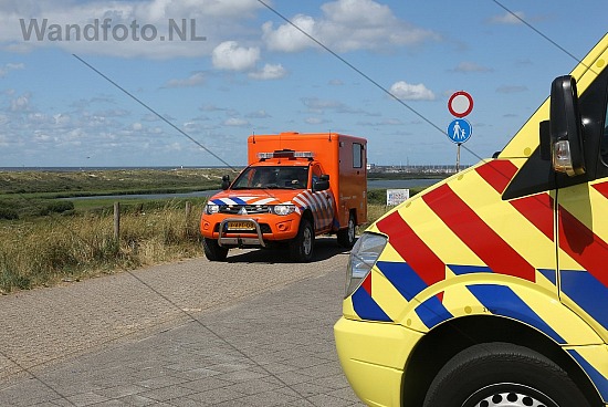 Wagen reddingsbrigade en ambulance, IJmuiderslag, IJmuiden