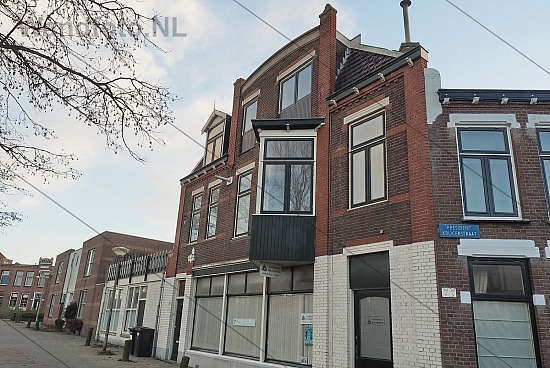 Koningsplein, IJmuiden | 
Winkelpand Old Clothes New | 
FotoKvL