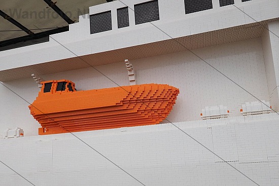 11-10-2016 - Grootste Lego-schip ter wereld in IJmuiden