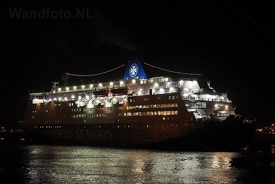31-12-2015 - DFDS-Ferries naar Amsterdam voor Nieuwjaarsvoering