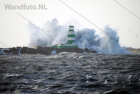 Zuidpier, IJmuiden | 
Lichtopstand tijdens stormweer | 
FotoKvL