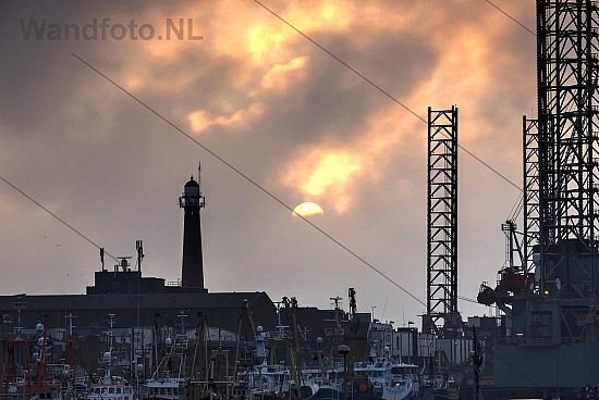 Zonondergang, Vissershaven, IJmuiden (FotoKvL / Ko van Leeuwen)