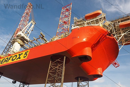 Seafox 5 op hoge poten, IJmondhaven, IJmuiden