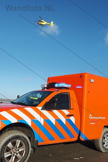 Kitesurfer gewond bij valpartij IJmuiden, IJmuiden aan Zee