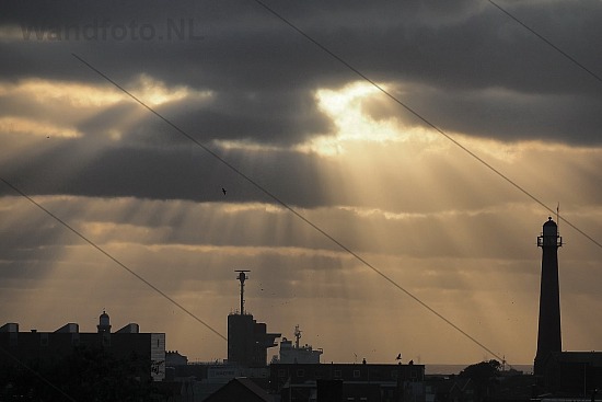 Zonsondergang, Orionweg 22, IJmuiden (FotoKvL / Ko van Leeuwen)