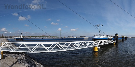 Wachtsteigers binnenvaarttankers, Afrikahaven, Amsterdam