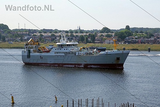 Hektrawler Scombrus, Noordzeekanaal, IJmuiden (FotoKvL/17-06-202