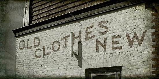 Old Clothes New, Koningsplein, IJmuiden (FotoKvL/14-04-2022)