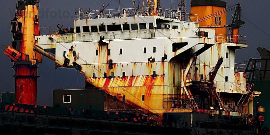 Afzinkbaar ponton Fjord met scheepswrak bulkcarrier OS 35, ADM-H