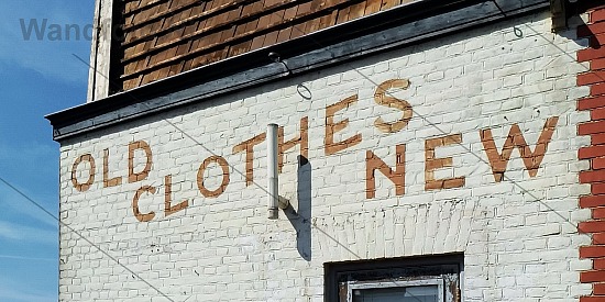 Old Clothes New, Koningsplein, IJmuiden (FotoKvL/14-04-2022)