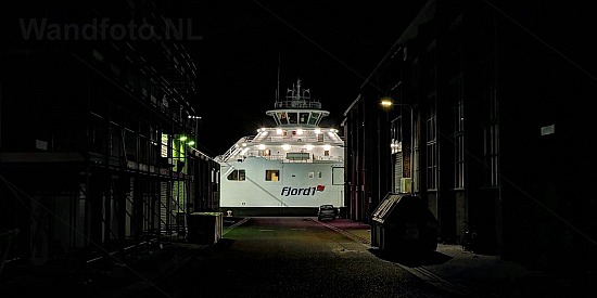 Nieuwe ferry Hillefjord maakt een tussenstop, IJmuiden