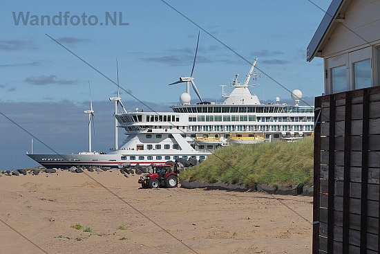 Cruiseschip Balmoral, Kleine Strand, IJmuiden aan Zee