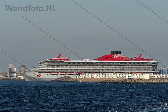 Vertrek bij cruiseschip Valiant Lady, Buitenhaven - Noordzee, IJ