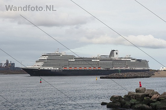 Vertrek gloednieuw cruiseschip Rotterdam (HAL), IJmuiden