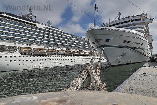 Cruiseschepen Artania en Costa Pacifica, Felison Cruise Terminal