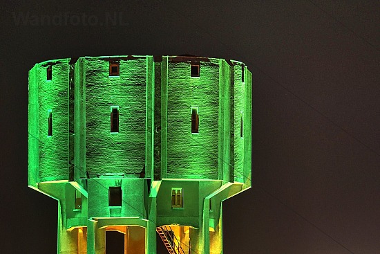 Watertoren verlicht tijdens de week van de Industriecultuur