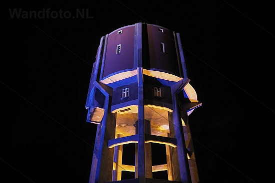 Verlichte watertoren tijdens de Week van de Industriecultuur