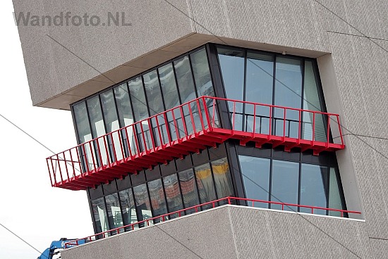 Montage rode noodtrap, Sluis Operatie Centrum, IJmuiden (FotoKvL