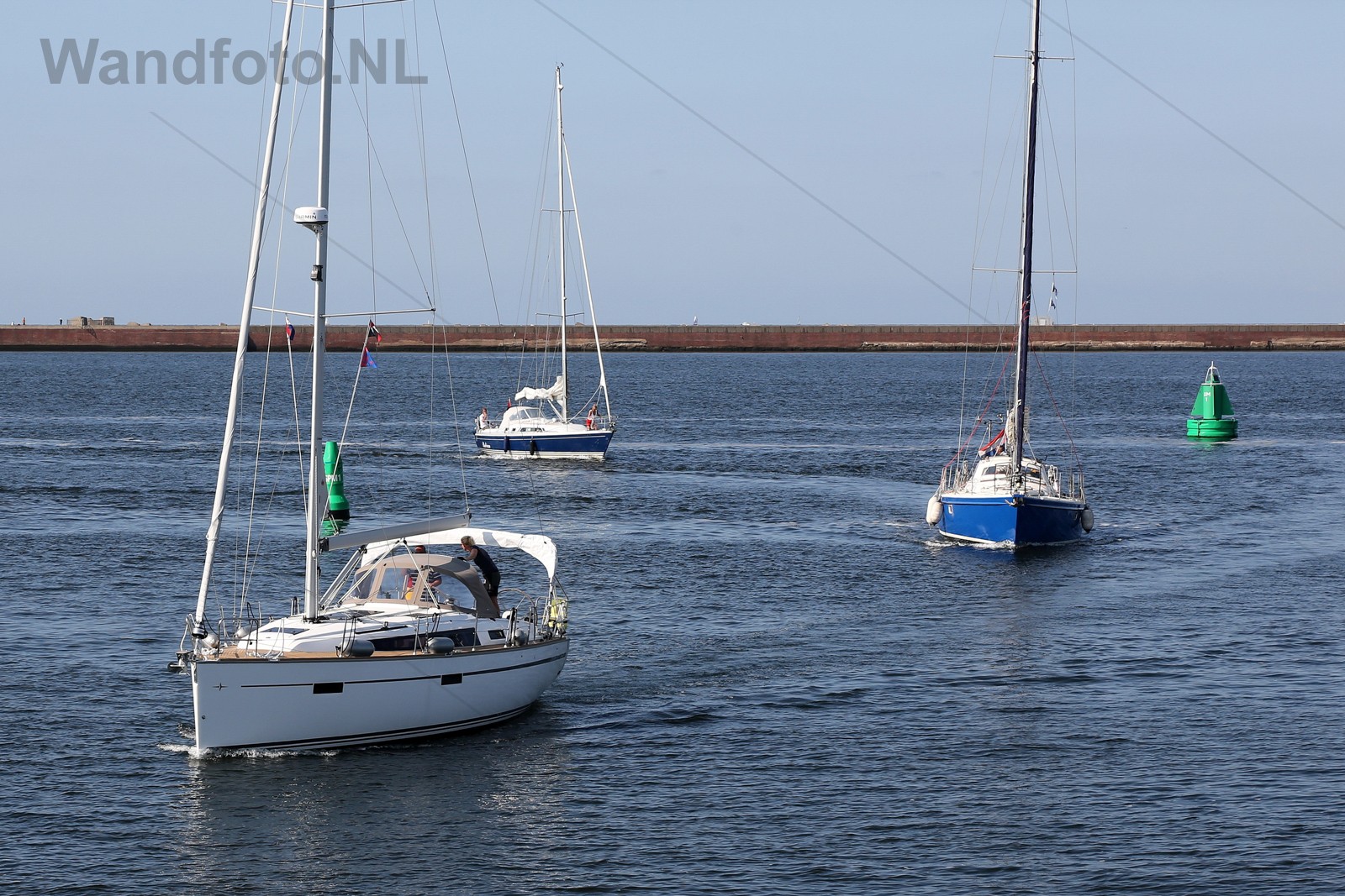 Marina Seaport, IJmuidenZeiljachten lopen de marina binnenNWFo