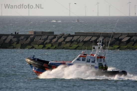 Buitenhaven - Noordzee, IJmuidenCatamaran omgeslagenNWFoto / K