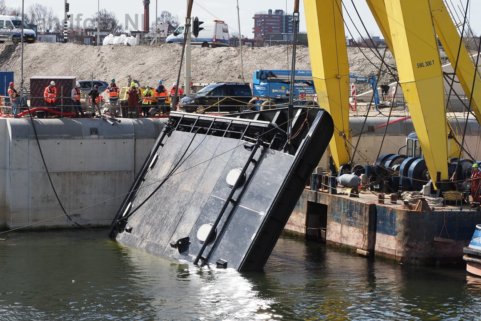 Plaatsen Droogdokdeur