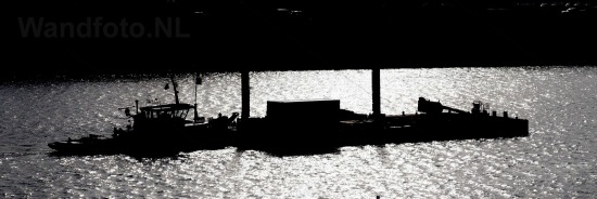 Sleepboot Ida met ponton