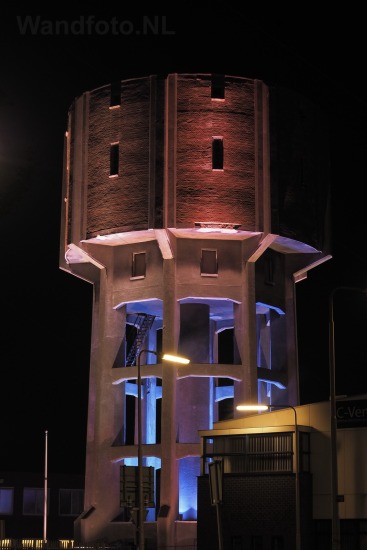 Watertoren verlicht tijdens de week van de Industriecultuur