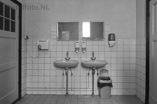 Toilettenfoto-2-JA--20857-bw.JPG