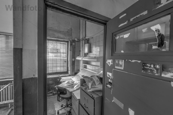 Kantinefoto-0-F--11819 20 22Monochrome3-bw.jpg