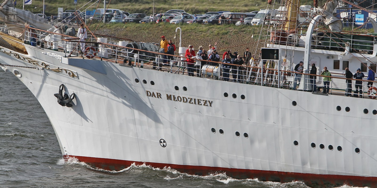 Driemastvolschip Dar Mlodziezy