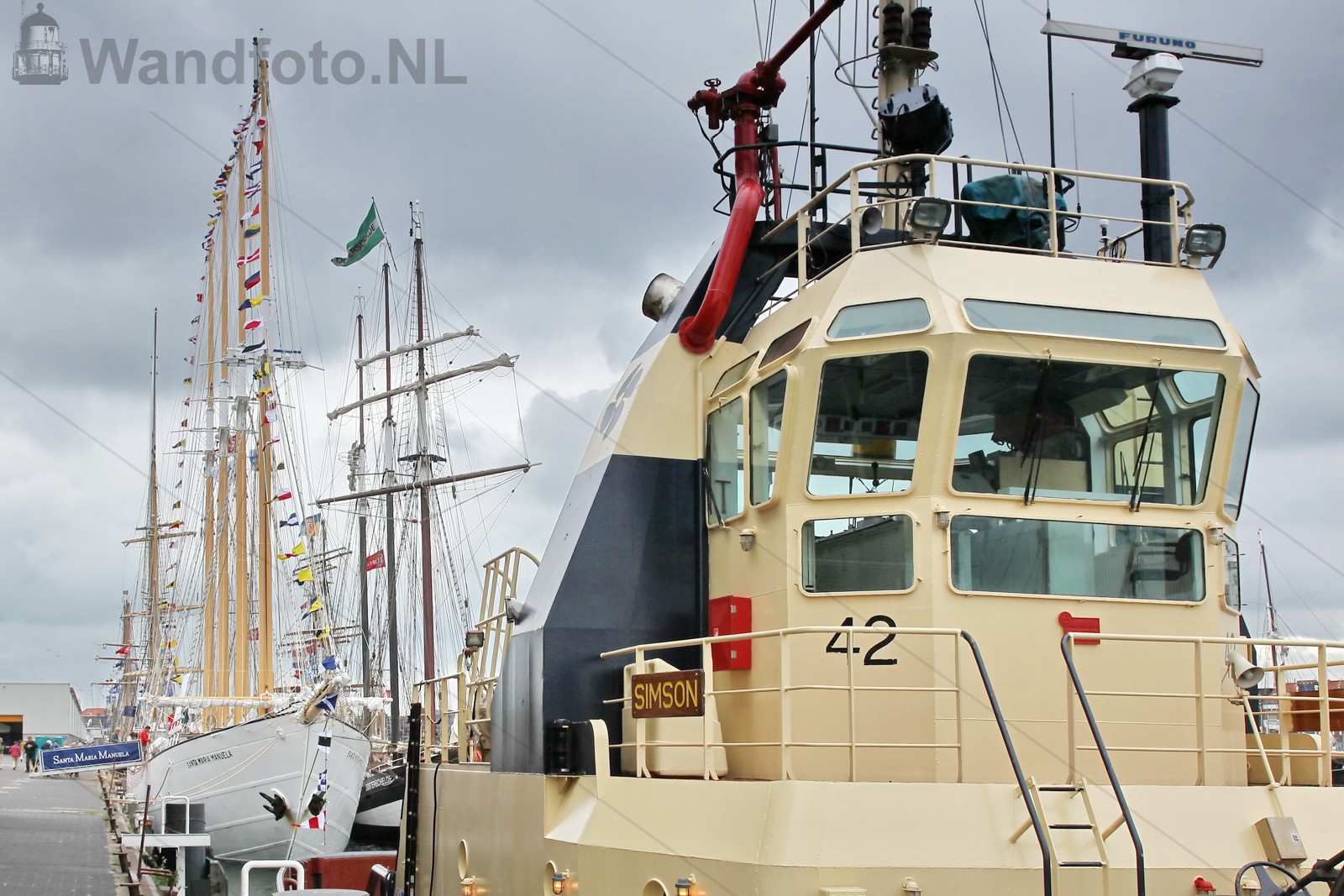 Sleepboot Simson met Viermastgaffelschoener Santa Maria Manuela,