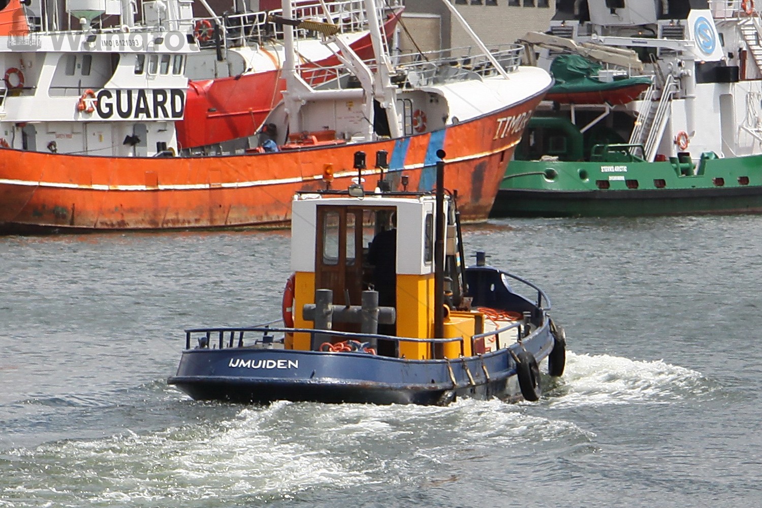 Sleepboot ZHIJ1 in de Haringhaven