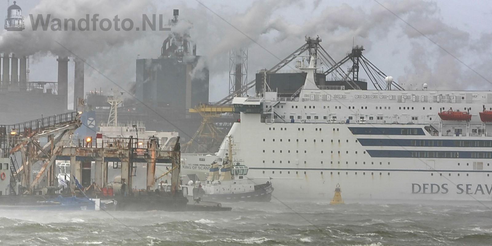 Cruiseferry King of Scandinavia loopt binnen tijdens stormweer