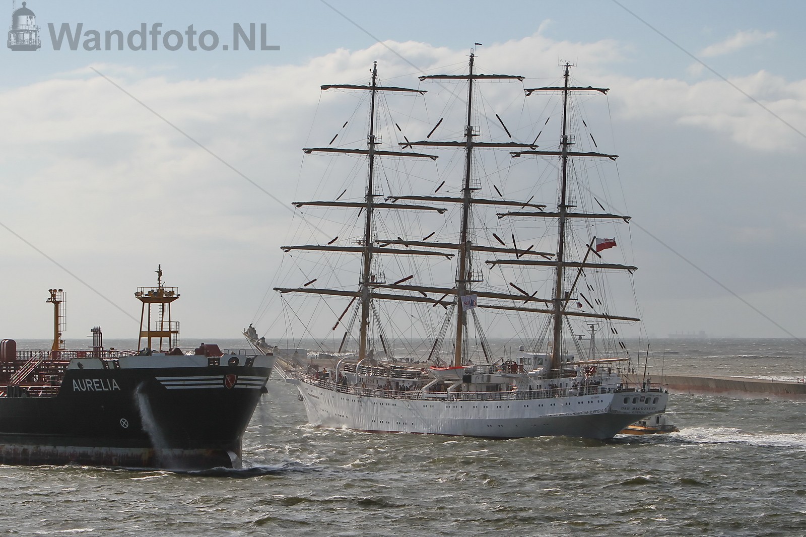 Driemastvolschip Dar Mlodziezy