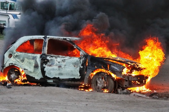 Autobrand in Crosskuil Velsen-Noord
