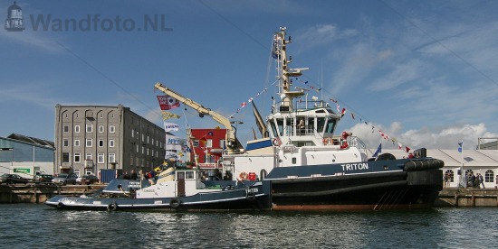 Doop van de sleepboot Triton van Iskes