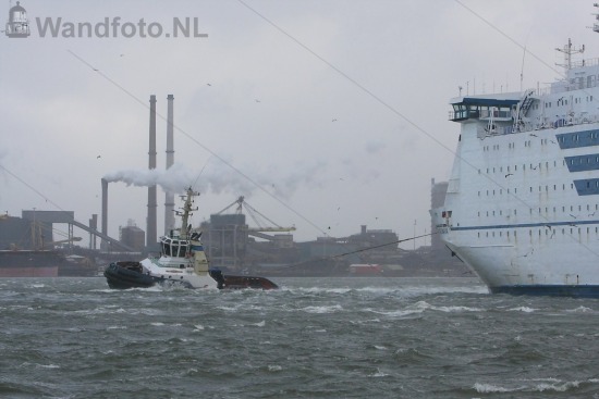 Havenmonding, IJmuiden,
Cruiseferry King of Scandinavia loopt b