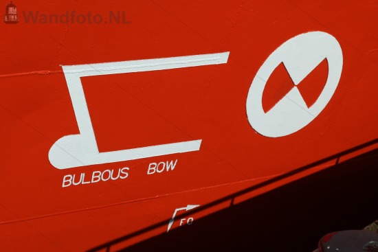 Markering bulbsteven en boegschroef op sleepboot Typhoon