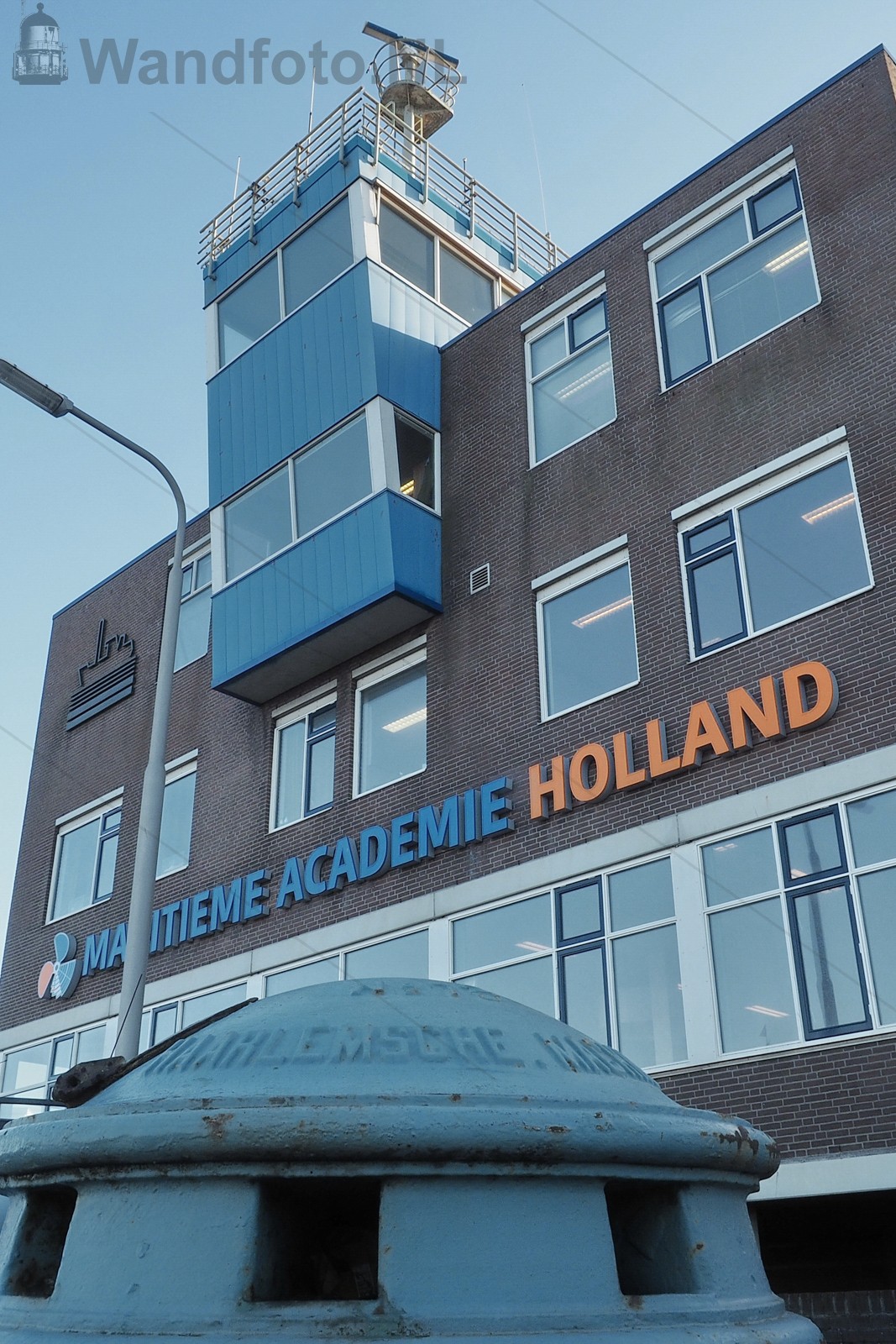Sluisplein | Oude handspil voor de Maritieme Academie |
