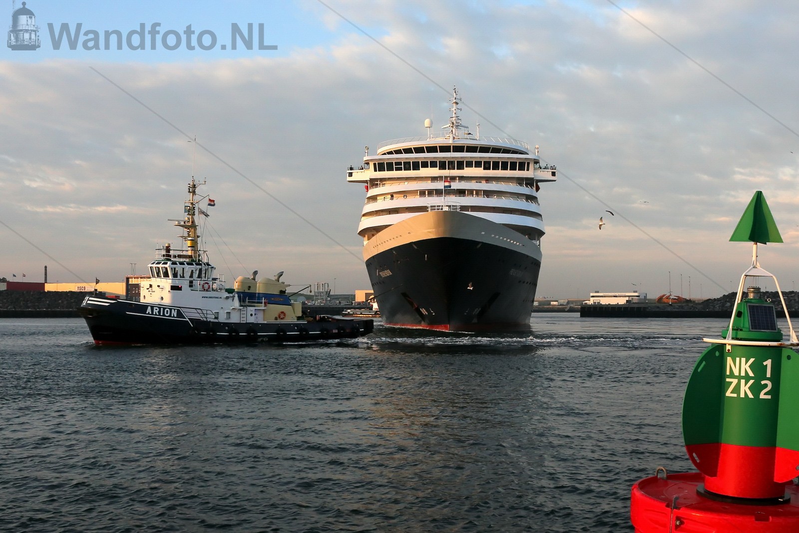 Eerste aankomst HAL cruiseschip Prinsendam