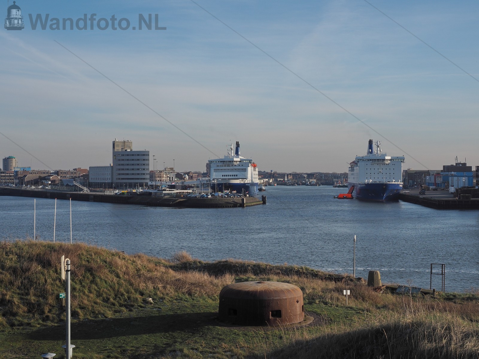 Felison Terminal met twee DFDS-ferries