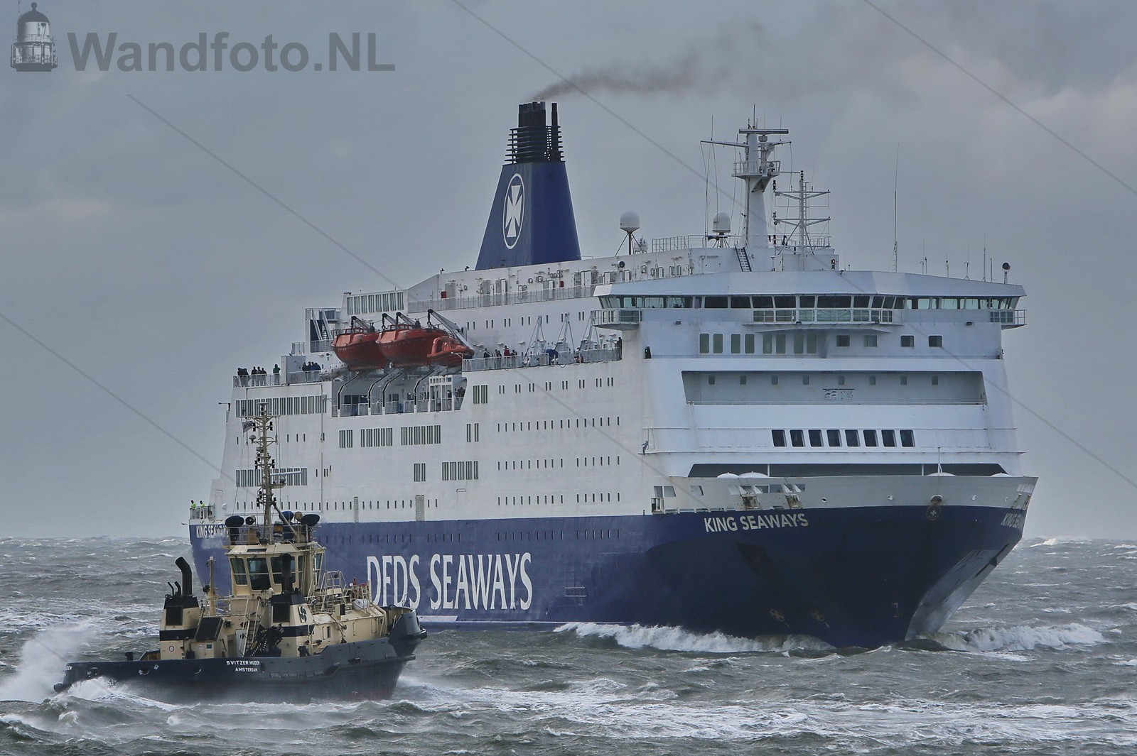 Cruiseferry King Seaways komt verlaat binnen door storm