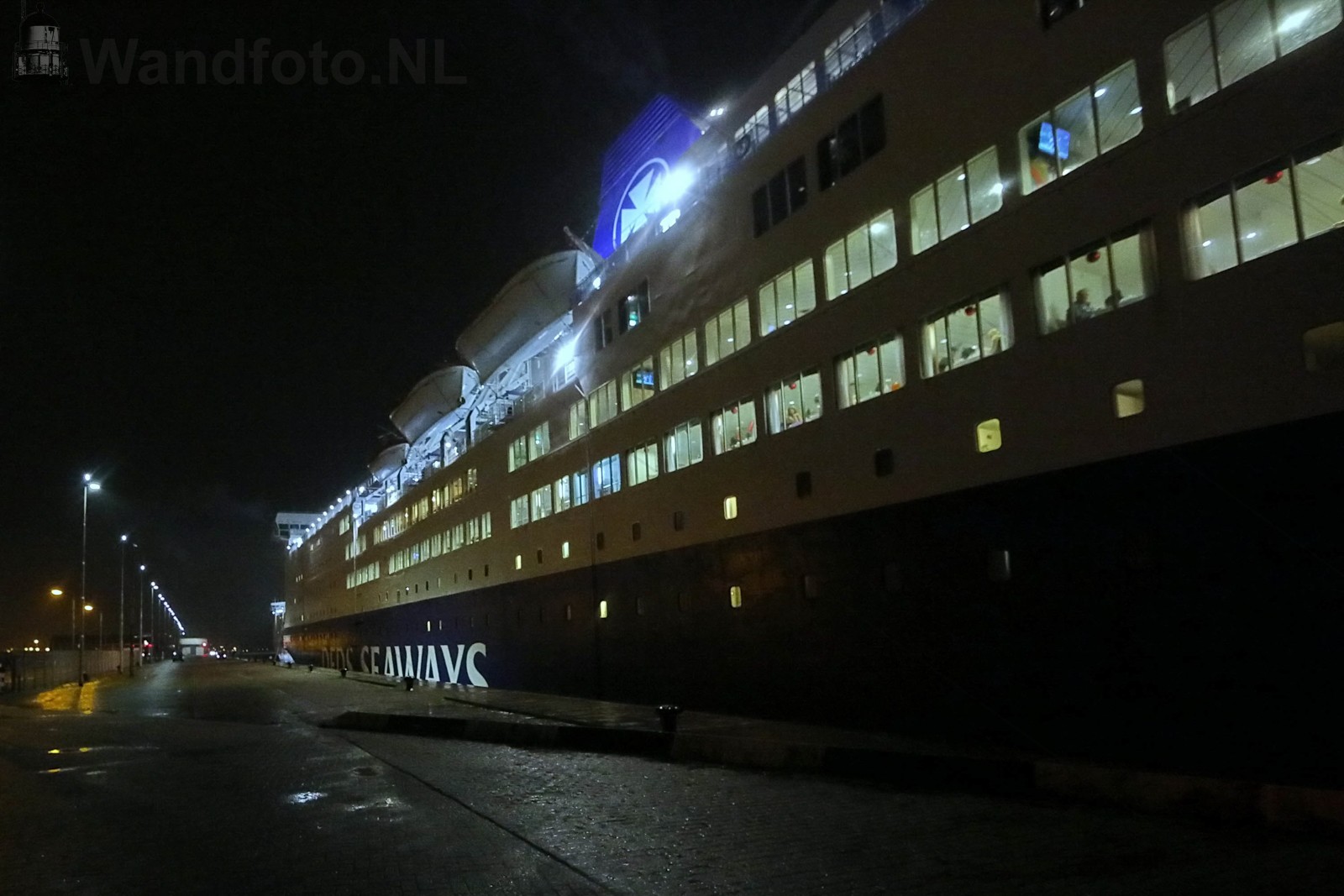 NoordersluisTwee DFDS-ferries in de Noordersluis voor Oud en Ni