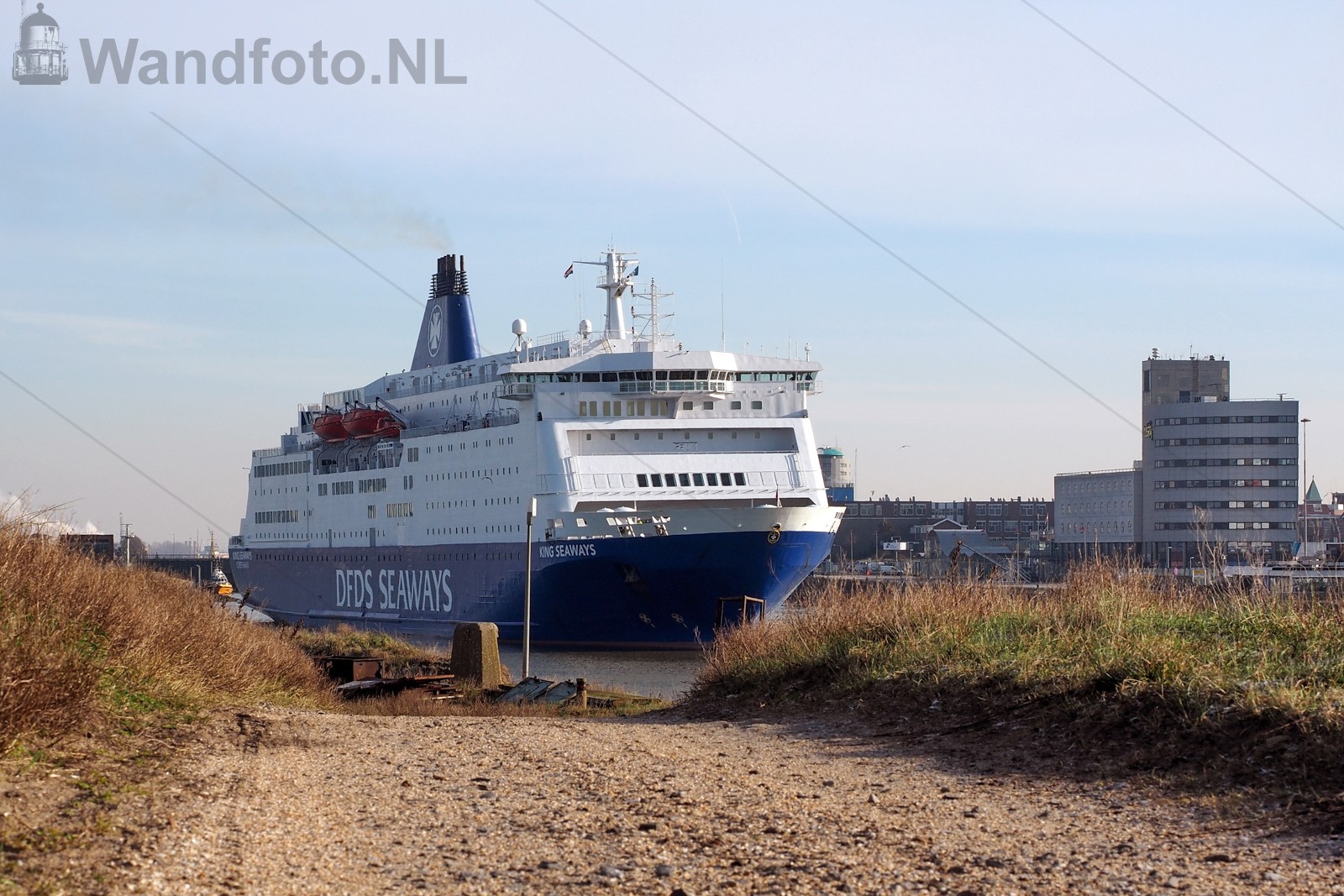 Cruiseferry King Seaways gooit los van de Cruisekade
