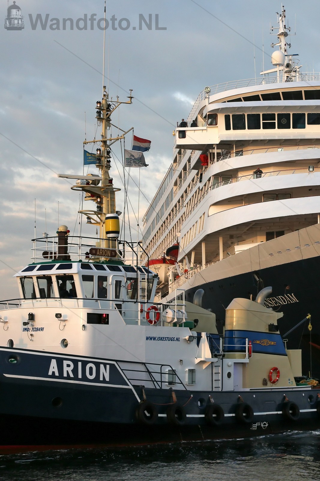 Eerste aankomst HAL cruiseschip Prinsendam