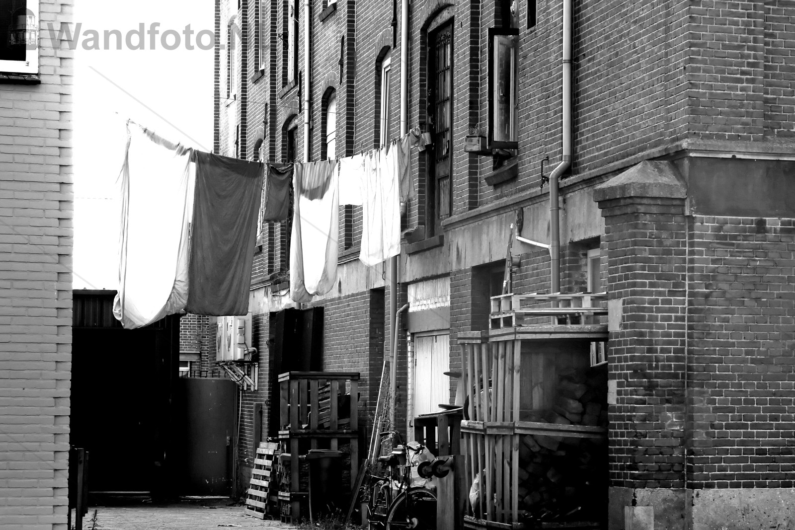Laundy at a industrial living quarter in the harbour area of