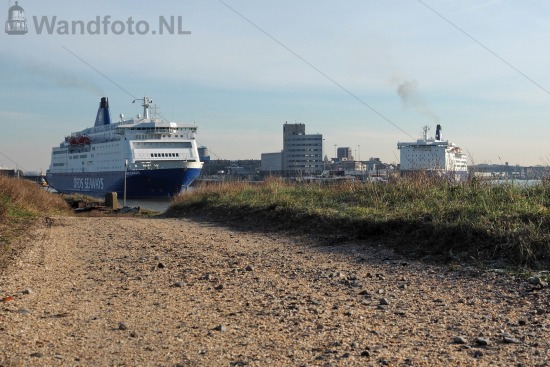 Forteiland |
Felison Terminal met twee DFDS-ferries |