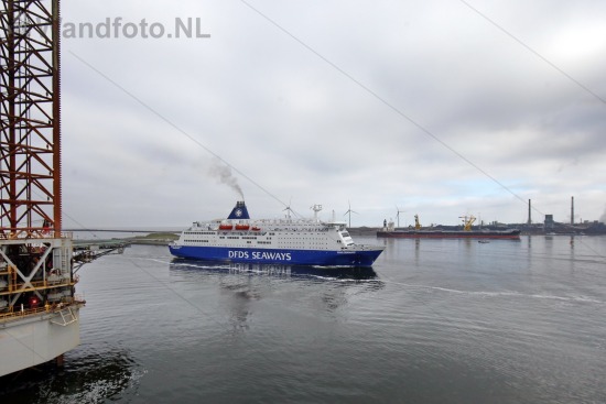 Binnenkomst cruiseferry King Seaways